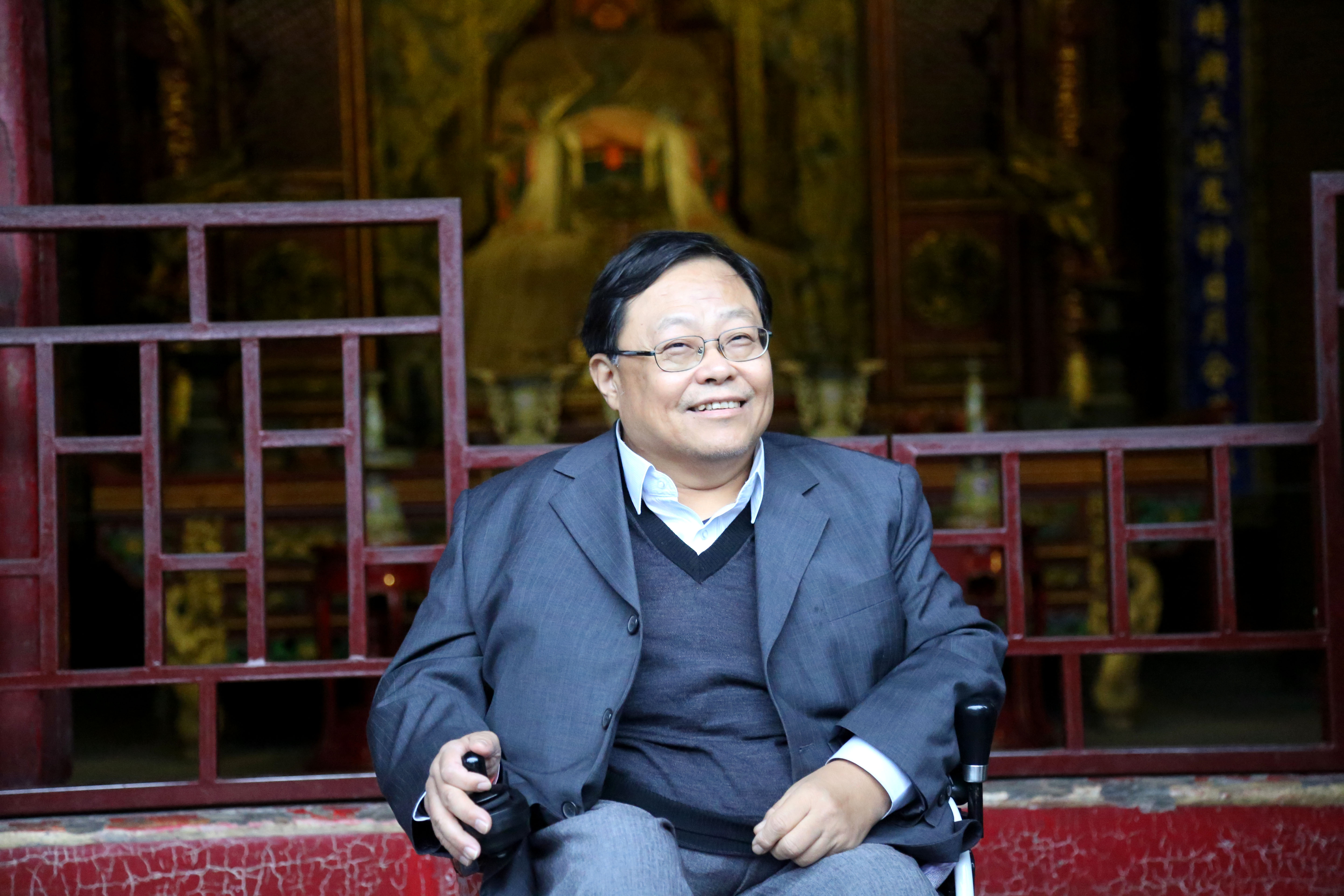 吕世明.jpg