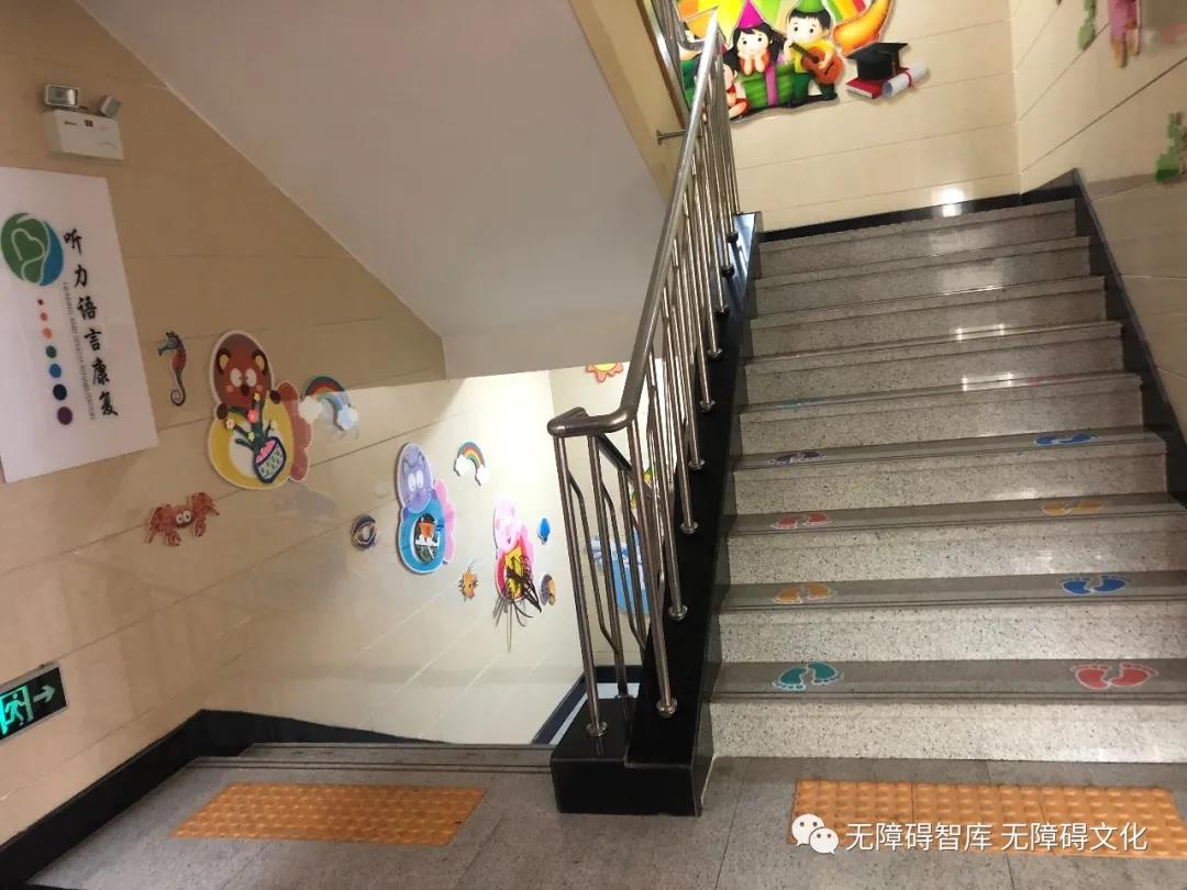 楼梯通道.jpg