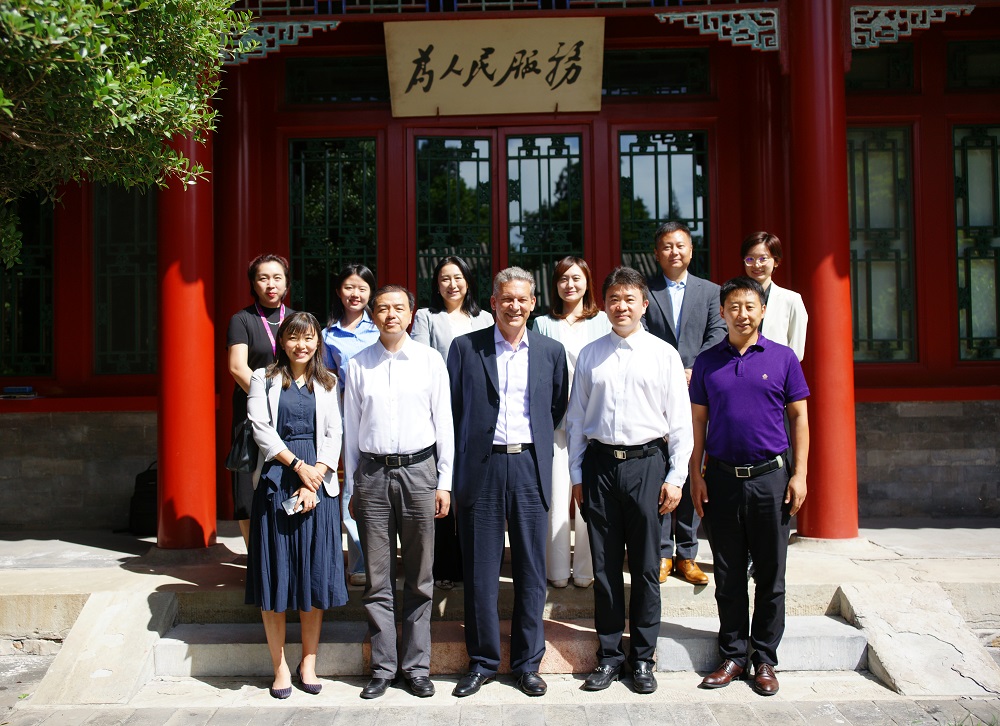 与会人员合影.jpg