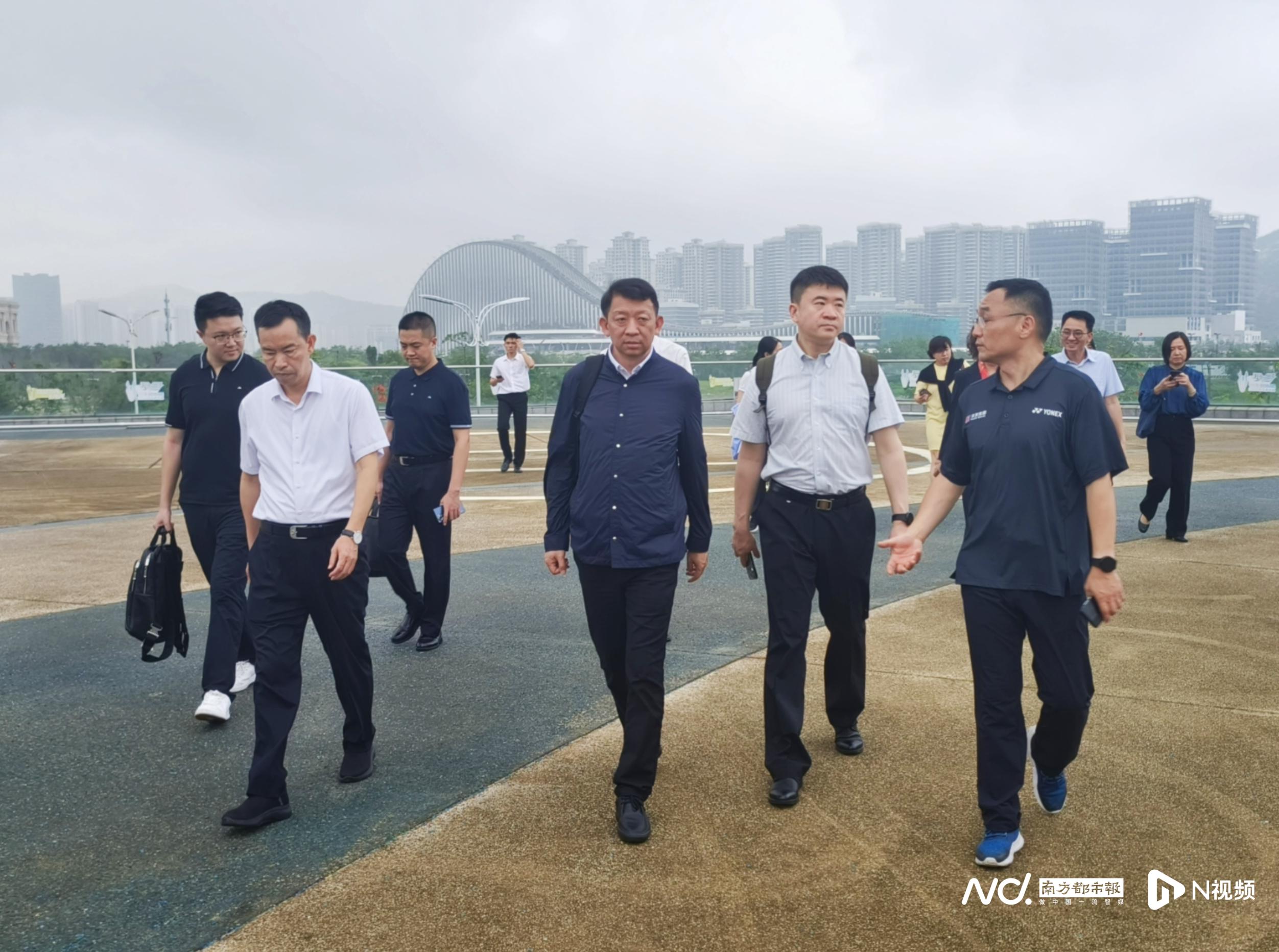 调研团队走访横琴国际网球中心.jpg
